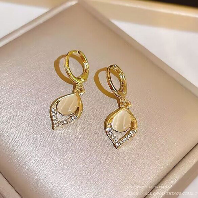 New trendy angel's eye water drop earrings light luxury high-end temperament niche design opal ear buckle