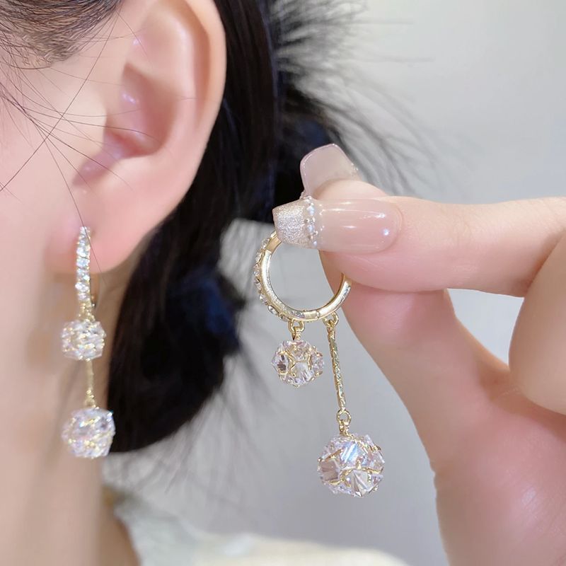 Fashion high temperament light luxury super flash double diamond ball ear buckle earrings 2026 Internet celebrity new design earrings earrings