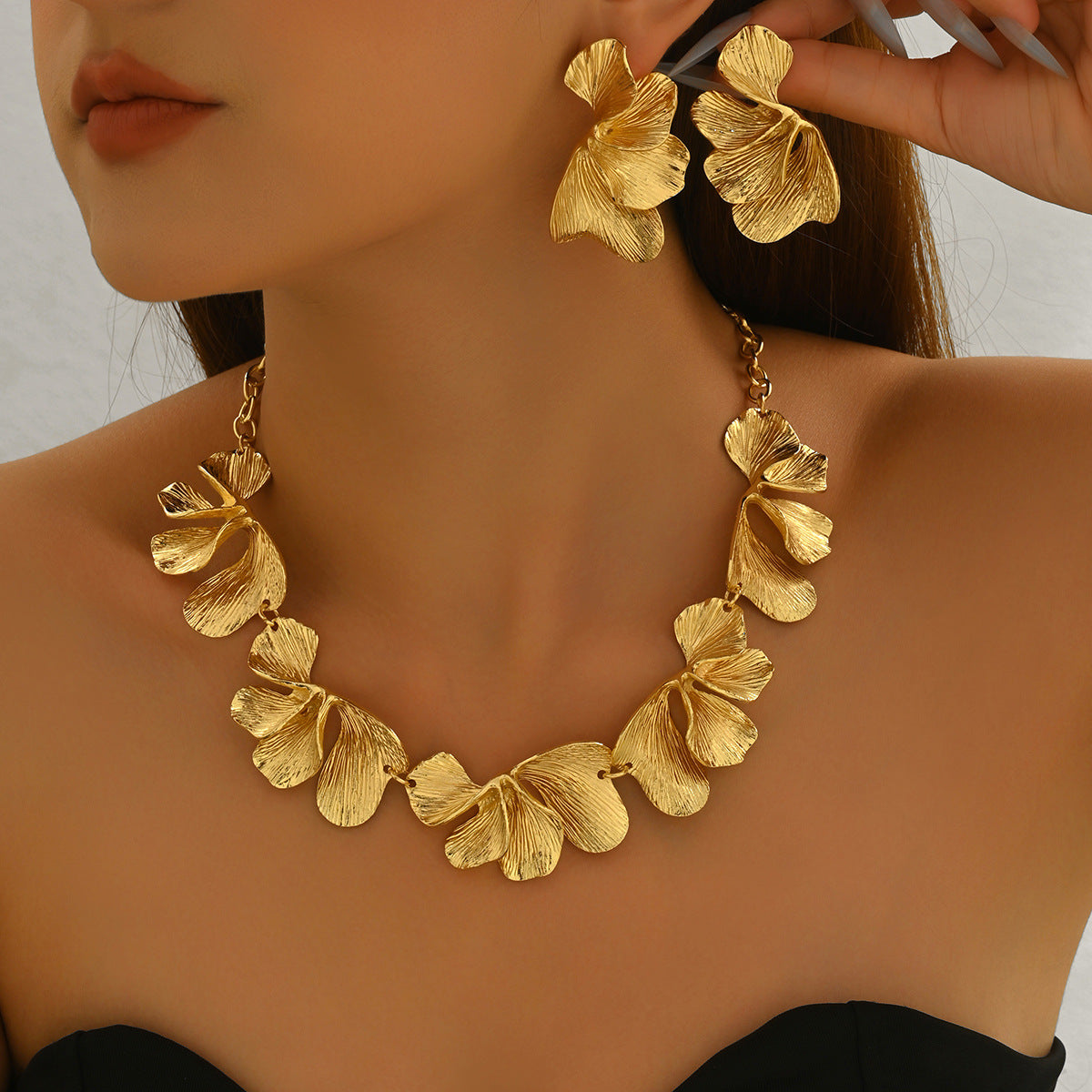 Pleated Flower Necklace & Earrings Set
