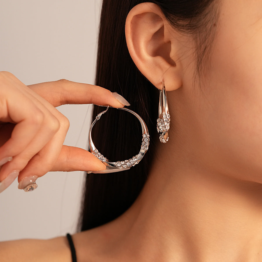 European and American metal feeling diamond-set geometric circle silver needle earrings fashionable and simple niche temperament high-end earrings women
