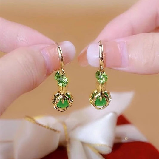 Retro light luxury court style green zircon ear buckle temperament exquisite high-end earrings niche fashion versatile earrings