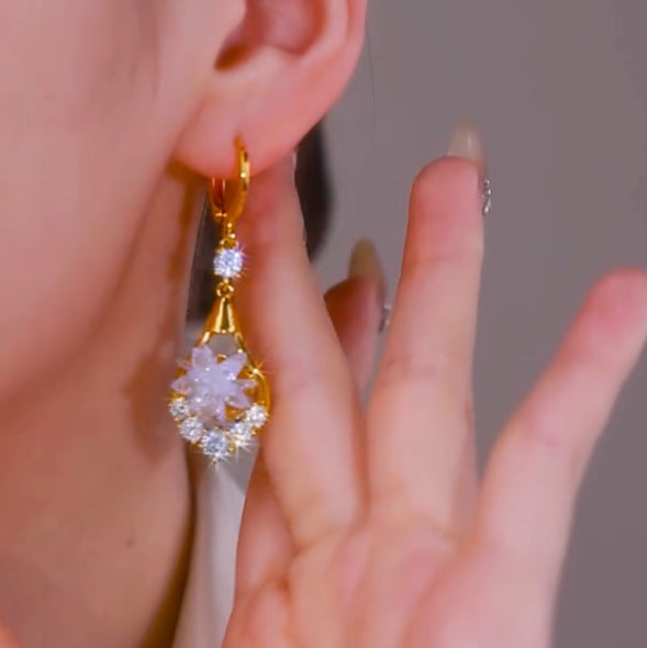 Light luxury diamond-encrusted zircon crystal flower earrings, niche design earrings, versatile temperament, new earrings in 2025