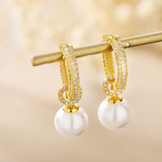 Pearl earrings, light luxury, diamond-encrusted, elegant, ear-piercing earrings, niche design, fashionable, versatile, trendy earrings, exquisite