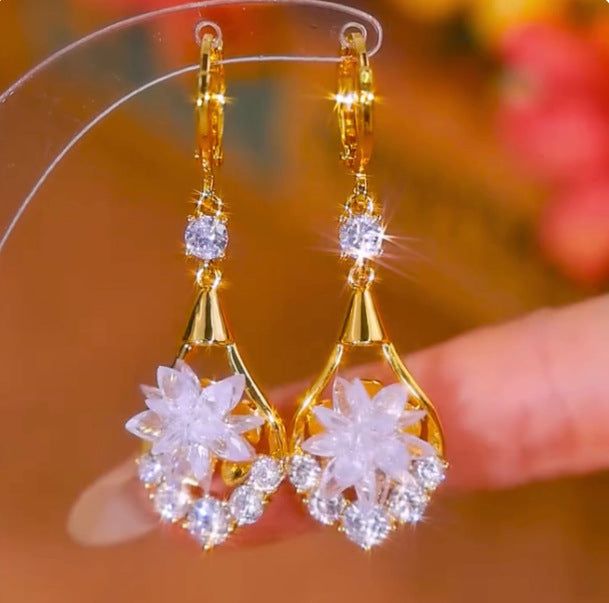 Light luxury diamond-encrusted zircon crystal flower earrings, niche design earrings, versatile temperament, new earrings in 2025