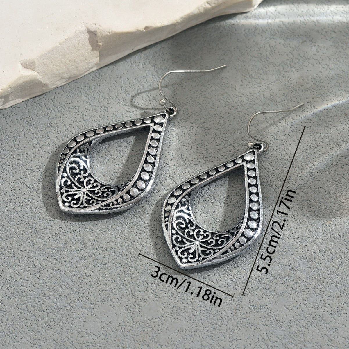 Vintage Hollow Geometric Stud Earrings