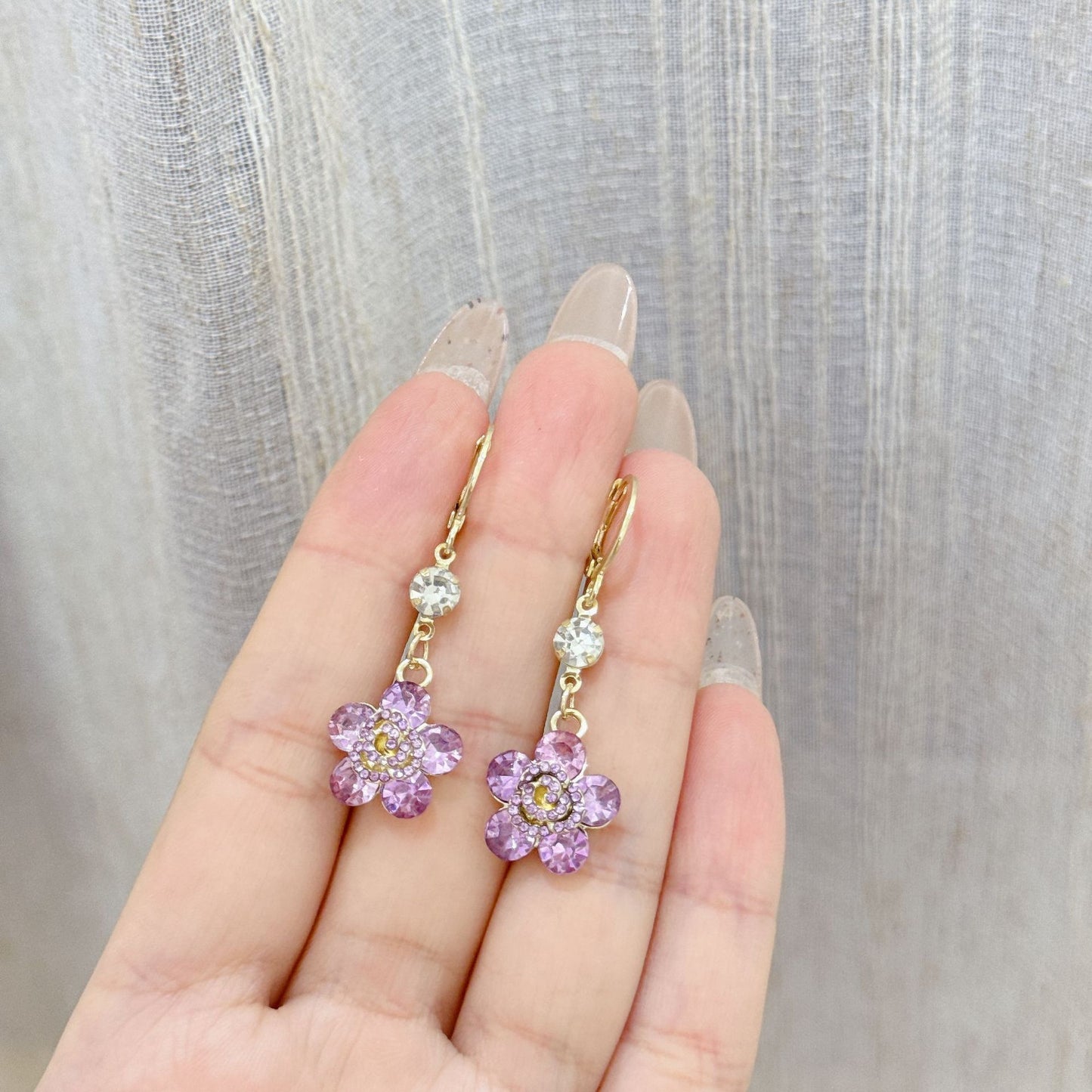 French fashion temperament sweet diamond-encrusted flower fringed earrings gentle and elegant design light luxury unique ear jewelry