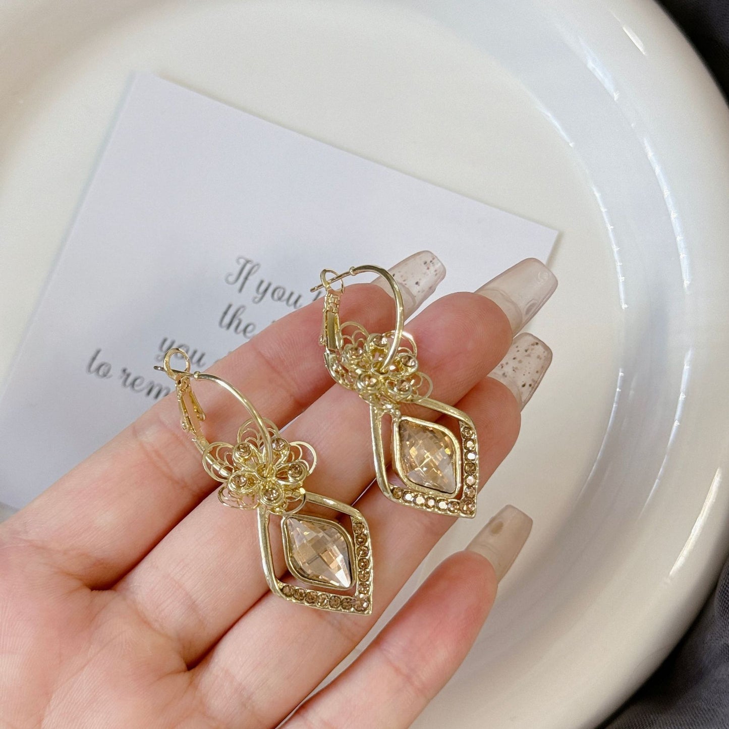 French chic geometric diamond flower earrings - european & american high-end fashion, lightweight luxury, unique diamond-studded versatile earrings