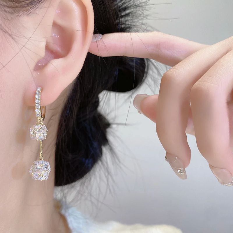 Fashion high temperament light luxury super flash double diamond ball ear buckle earrings 2026 Internet celebrity new design earrings earrings
