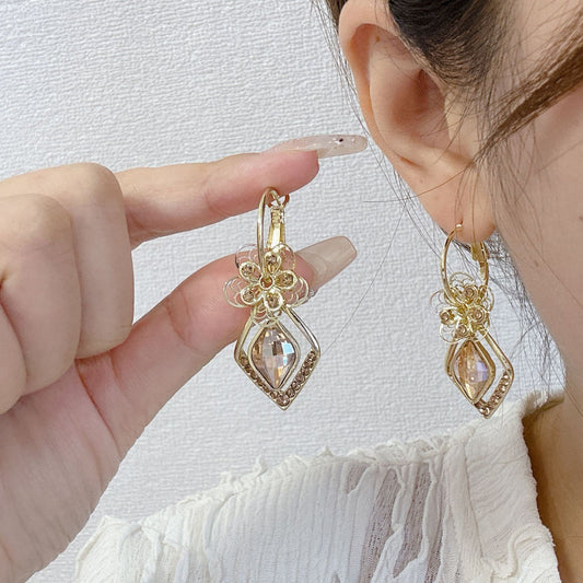 French chic geometric diamond flower earrings - european & american high-end fashion, lightweight luxury, unique diamond-studded versatile earrings