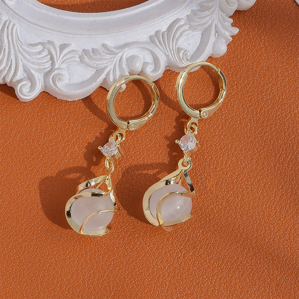 Classy cat's eye earrings for women niche style design elegantaccessible luxuryfashion earrings exquisite popular style elegant earrings