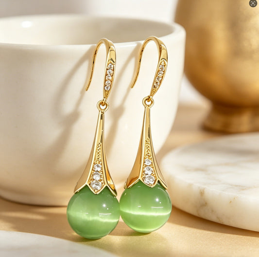 New Chinese retro chalcedony water drop earrings, gold-plated diamond-encrusted high-end earrings, female elegance temperament niche design