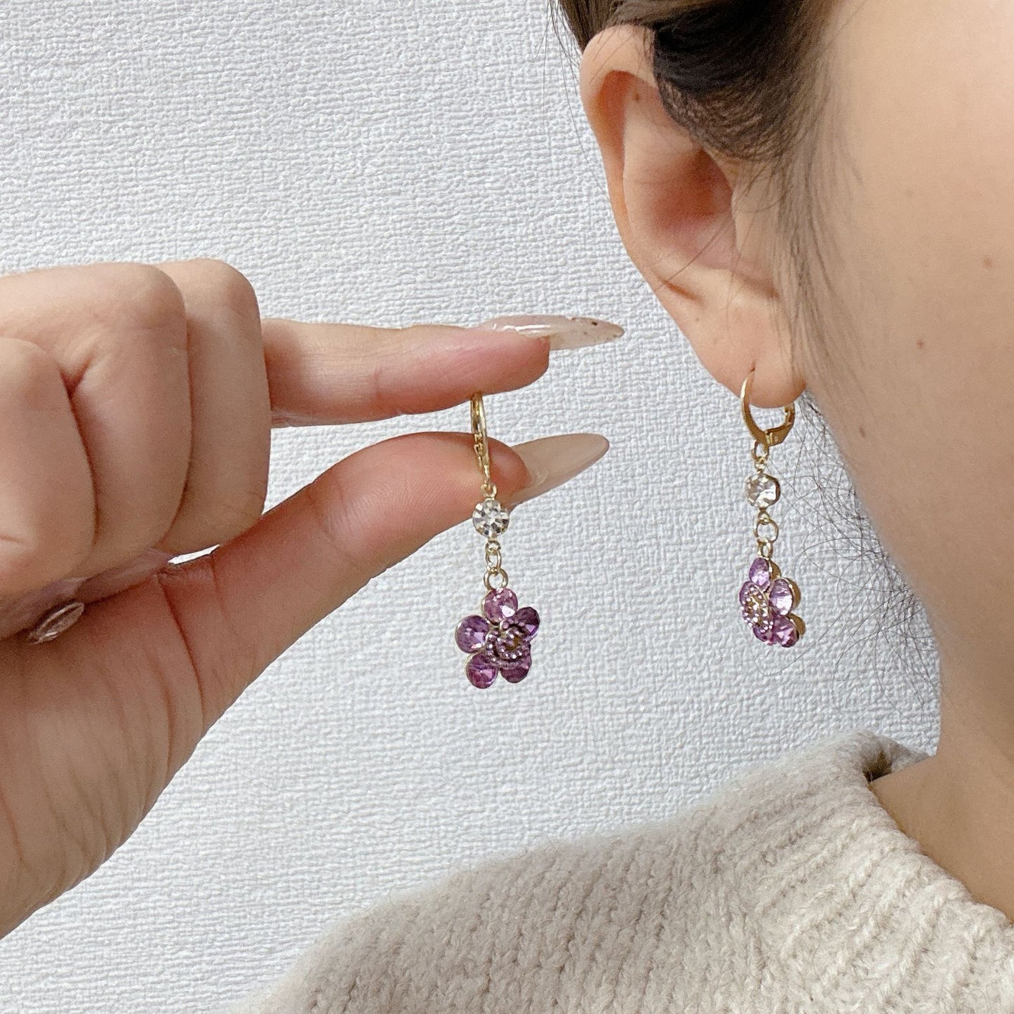French fashion temperament sweet diamond-encrusted flower fringed earrings gentle and elegant design light luxury unique ear jewelry